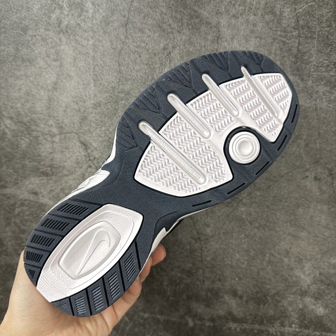 图片[9]-【手绘定制版】耐克 Nike Air Monarch IV男女子训练鞋厚底老爹鞋休闲复古运动鞋。Nike Air Monarch IV 运动鞋为你打造出众的训练装备，耐穿鞋面提供有效支撑。轻盈泡绵结合 Nike Air 缓震配置，塑就舒适非凡的迈步体验。皮革、合成材质与织物组合鞋面，塑就经典外观，经久耐穿，全掌内嵌式 Air 缓震配置，缔造出众缓震体验，舒适非凡，支撑力强，硬质橡胶外底经久耐穿，提供可驾驭多种地面的出众抓地力。 货号：415445-102 尺码：36 36.5 37.5 38 38.5 39 40 40.5 41 42 42.5 43 44 45-选品中心