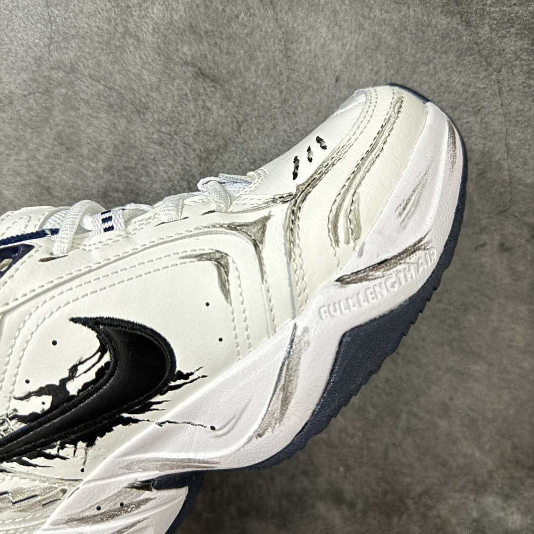图片[6]-【手绘定制版】耐克 Nike Air Monarch IV男女子训练鞋厚底老爹鞋休闲复古运动鞋。Nike Air Monarch IV 运动鞋为你打造出众的训练装备，耐穿鞋面提供有效支撑。轻盈泡绵结合 Nike Air 缓震配置，塑就舒适非凡的迈步体验。皮革、合成材质与织物组合鞋面，塑就经典外观，经久耐穿，全掌内嵌式 Air 缓震配置，缔造出众缓震体验，舒适非凡，支撑力强，硬质橡胶外底经久耐穿，提供可驾驭多种地面的出众抓地力。 货号：415445-102 尺码：36 36.5 37.5 38 38.5 39 40 40.5 41 42 42.5 43 44 45-选品中心