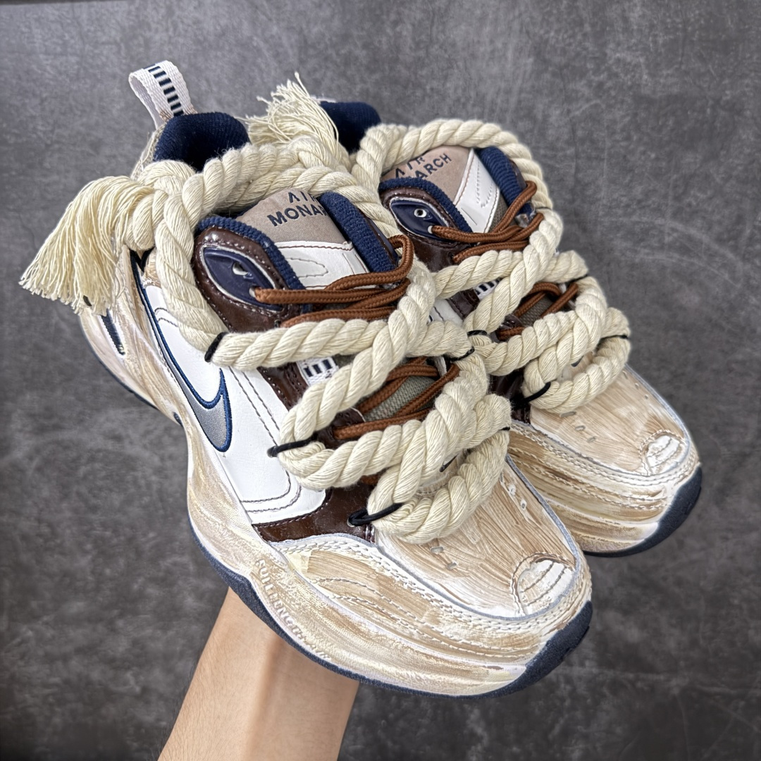 图片[8]-【手绘定制版】耐克 Nike Air Monarch IV男女子训练鞋厚底老爹鞋休闲复古运动鞋。Nike Air Monarch IV 运动鞋为你打造出众的训练装备，耐穿鞋面提供有效支撑。轻盈泡绵结合 Nike Air 缓震配置，塑就舒适非凡的迈步体验。皮革、合成材质与织物组合鞋面，塑就经典外观，经久耐穿，全掌内嵌式 Air 缓震配置，缔造出众缓震体验，舒适非凡，支撑力强，硬质橡胶外底经久耐穿，提供可驾驭多种地面的出众抓地力。 货号：415445-102 尺码：36 36.5 37.5 38 38.5 39 40 40.5 41 42 42.5 43 44 45-选品中心
