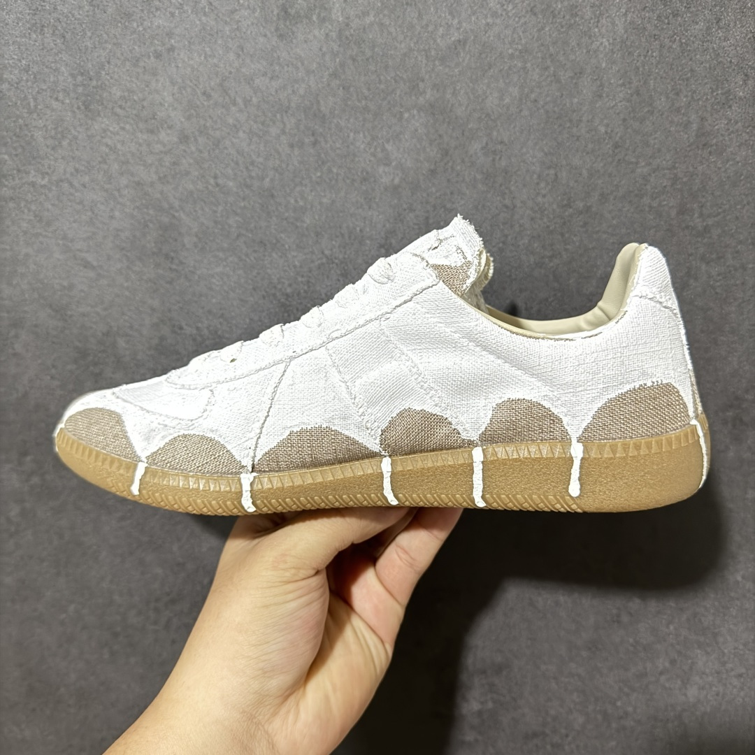 图片[2]-【YH版本】​Maison Margiela MM6梅森马吉拉Replica 休闲低帮德训鞋 性价比跑量 高端工艺盒 原盒配件 采用布面和皮革拼接，橡胶底耐磨防滑，打造欧美时尚。该鞋款的外观设计走在时尚前沿，其独特的风格款式构成了品牌身份重要的一部分。 尺码： 35 36 37 38 39 40 41 42 43 44 45 46-选品中心