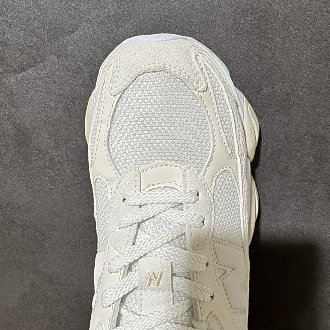 图片[5]-【公司级】New Balance NB 9060 复古单品 鞋款灵感源自设计师本人对夏日的怀日回忆。鞋面大身由空间双格及磨砂鞋面拼接而生，配以柔和、温暖的粉橘色调，夏日氛围拉满采用大面积网眼以及麂皮材质覆盖鞋身，还原经典气质。搭载ABZORB避震科技，由泡沫聚酯制成，上脚可以有效减少由鞋底反弹对身体及双腿的冲击 货号：U90604EL 尺码：36 37 37.5 38 38.5 39.5 40 40.5 41.5 42 42.5 43 44 45-选品中心