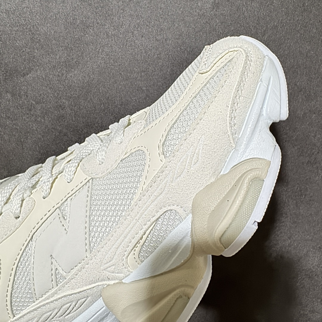 图片[8]-【公司级】New Balance NB 9060 复古单品 鞋款灵感源自设计师本人对夏日的怀日回忆。鞋面大身由空间双格及磨砂鞋面拼接而生，配以柔和、温暖的粉橘色调，夏日氛围拉满采用大面积网眼以及麂皮材质覆盖鞋身，还原经典气质。搭载ABZORB避震科技，由泡沫聚酯制成，上脚可以有效减少由鞋底反弹对身体及双腿的冲击 货号：U90604EL 尺码：36 37 37.5 38 38.5 39.5 40 40.5 41.5 42 42.5 43 44 45-选品中心