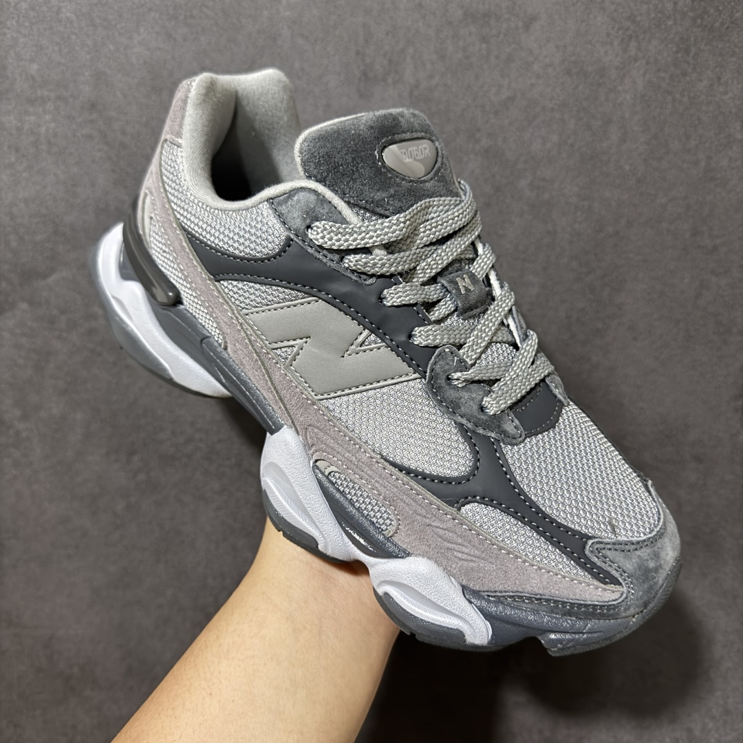 图片[3]-【公司级】New Balance NB 9060 复古单品 鞋款灵感源自设计师本人对夏日的怀日回忆。鞋面大身由空间双格及磨砂鞋面拼接而生，配以柔和、温暖的粉橘色调，夏日氛围拉满采用大面积网眼以及麂皮材质覆盖鞋身，还原经典气质。搭载ABZORB避震科技，由泡沫聚酯制成，上脚可以有效减少由鞋底反弹对身体及双腿的冲击 货号：U90609EL 尺码：36 37 37.5 38 38.5 39.5 40 40.5 41.5 42 42.5 43 44 45-选品中心