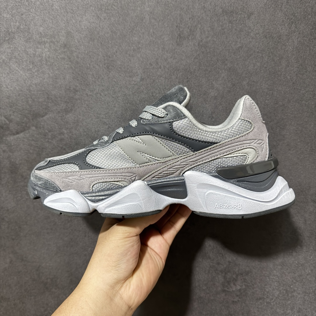 图片[2]-【公司级】New Balance NB 9060 复古单品 鞋款灵感源自设计师本人对夏日的怀日回忆。鞋面大身由空间双格及磨砂鞋面拼接而生，配以柔和、温暖的粉橘色调，夏日氛围拉满采用大面积网眼以及麂皮材质覆盖鞋身，还原经典气质。搭载ABZORB避震科技，由泡沫聚酯制成，上脚可以有效减少由鞋底反弹对身体及双腿的冲击 货号：U90609EL 尺码：36 37 37.5 38 38.5 39.5 40 40.5 41.5 42 42.5 43 44 45-选品中心