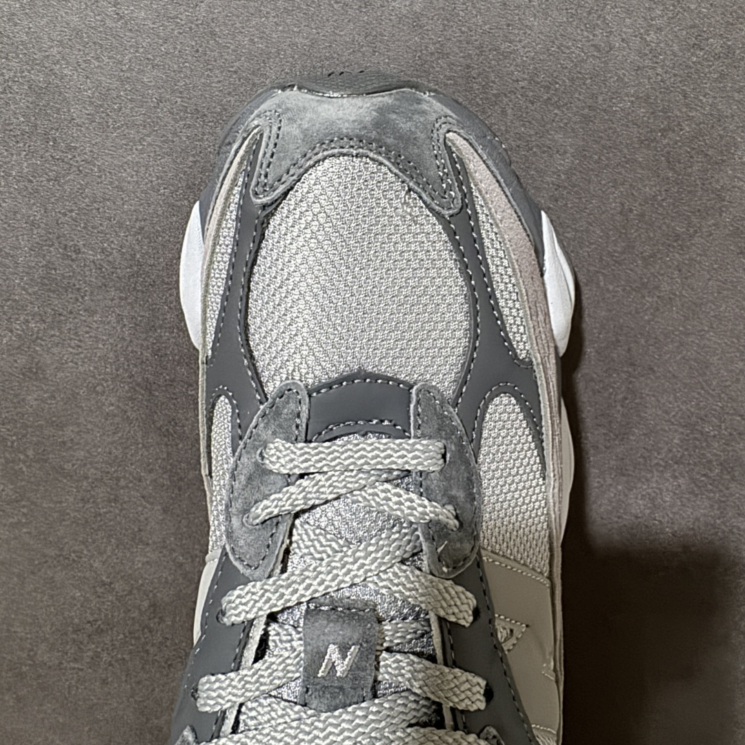 图片[4]-【公司级】New Balance NB 9060 复古单品 鞋款灵感源自设计师本人对夏日的怀日回忆。鞋面大身由空间双格及磨砂鞋面拼接而生，配以柔和、温暖的粉橘色调，夏日氛围拉满采用大面积网眼以及麂皮材质覆盖鞋身，还原经典气质。搭载ABZORB避震科技，由泡沫聚酯制成，上脚可以有效减少由鞋底反弹对身体及双腿的冲击 货号：U90609EL 尺码：36 37 37.5 38 38.5 39.5 40 40.5 41.5 42 42.5 43 44 45-选品中心