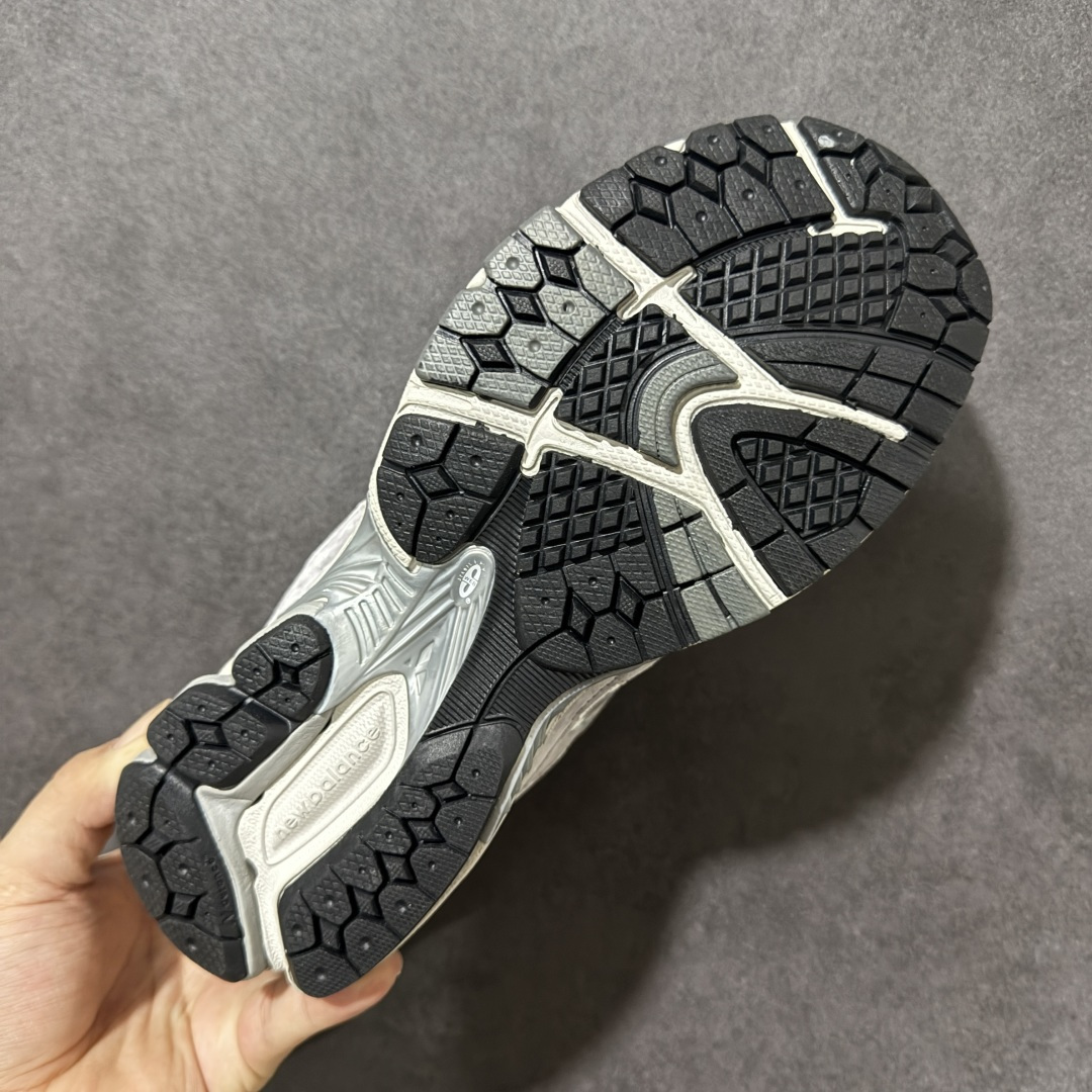 图片[9]-【性价比跑量】New Balance NB2002系列 男女休闲慢跑鞋 ML2002RO 必备的时髦单品之一 延续了经典科技 升级版N-ERGY缓震物料机能与材质上脚太舒适了 鞋面的柔软麂皮搭配尼龙网布 特别透气而且还复古感 不管是搭配牛仔裤还工装裤都是百搭！小红书众多博主上脚推荐！ 尺码：36 36.5 37 37.5 38 38.5 39.5 40 40.5 41.5 42 42.5 43 44 45-选品中心