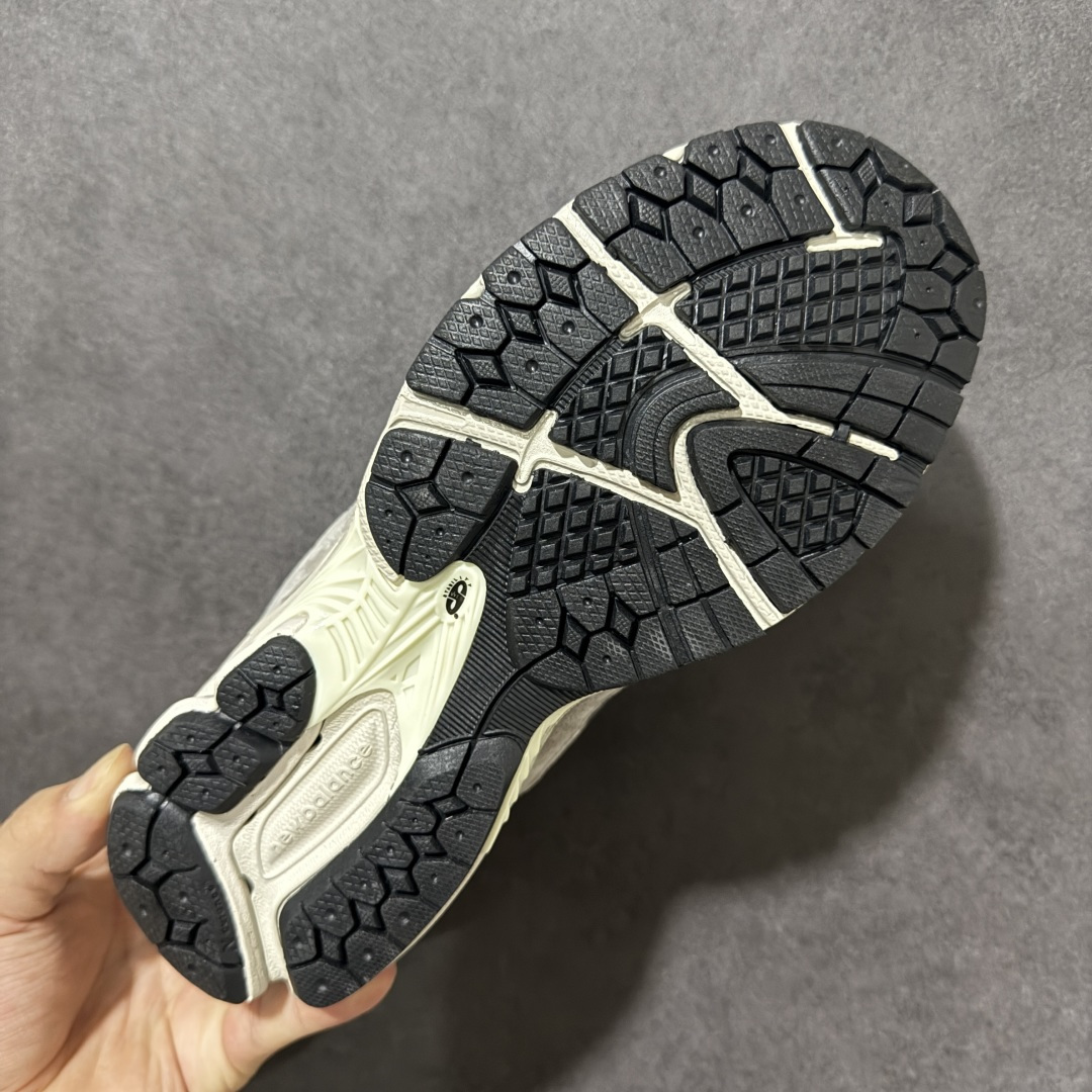 图片[9]-【性价比跑量】New Balance NB2002系列 男女休闲慢跑鞋 ML2002RC 必备的时髦单品之一 延续了经典科技 升级版N-ERGY缓震物料机能与材质上脚太舒适了 鞋面的柔软麂皮搭配尼龙网布 特别透气而且还复古感 不管是搭配牛仔裤还工装裤都是百搭！小红书众多博主上脚推荐！ 尺码：36 36.5 37 37.5 38 38.5 39.5 40 40.5 41.5 42 42.5 43 44 45-选品中心