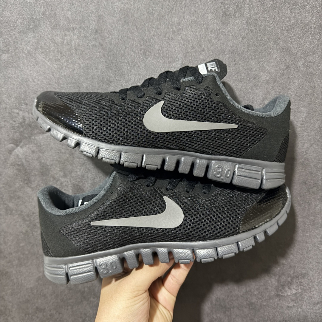 图片[2]-【奥莱订单】NIKE FREE 3.0 赤足跑步鞋 质感新焕升级，专为短打跑造#鞋如面袜般子柔贴软合，结合性弹沙线，赋双予足众出的紧包密覆效果。 货号 354574-068 尺码：36-45-选品中心
