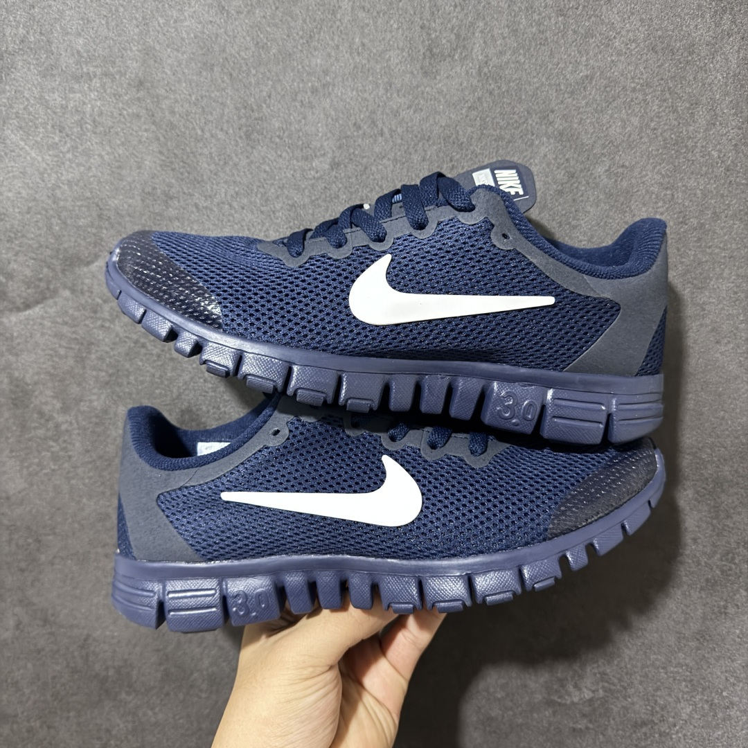 图片[9]-【奥莱订单】NIKE FREE 3.0 赤足跑步鞋 质感新焕升级，专为短打跑造#鞋如面袜般子柔贴软合，结合性弹沙线，赋双予足众出的紧包密覆效果。 货号 354574-068 尺码：36-45-选品中心