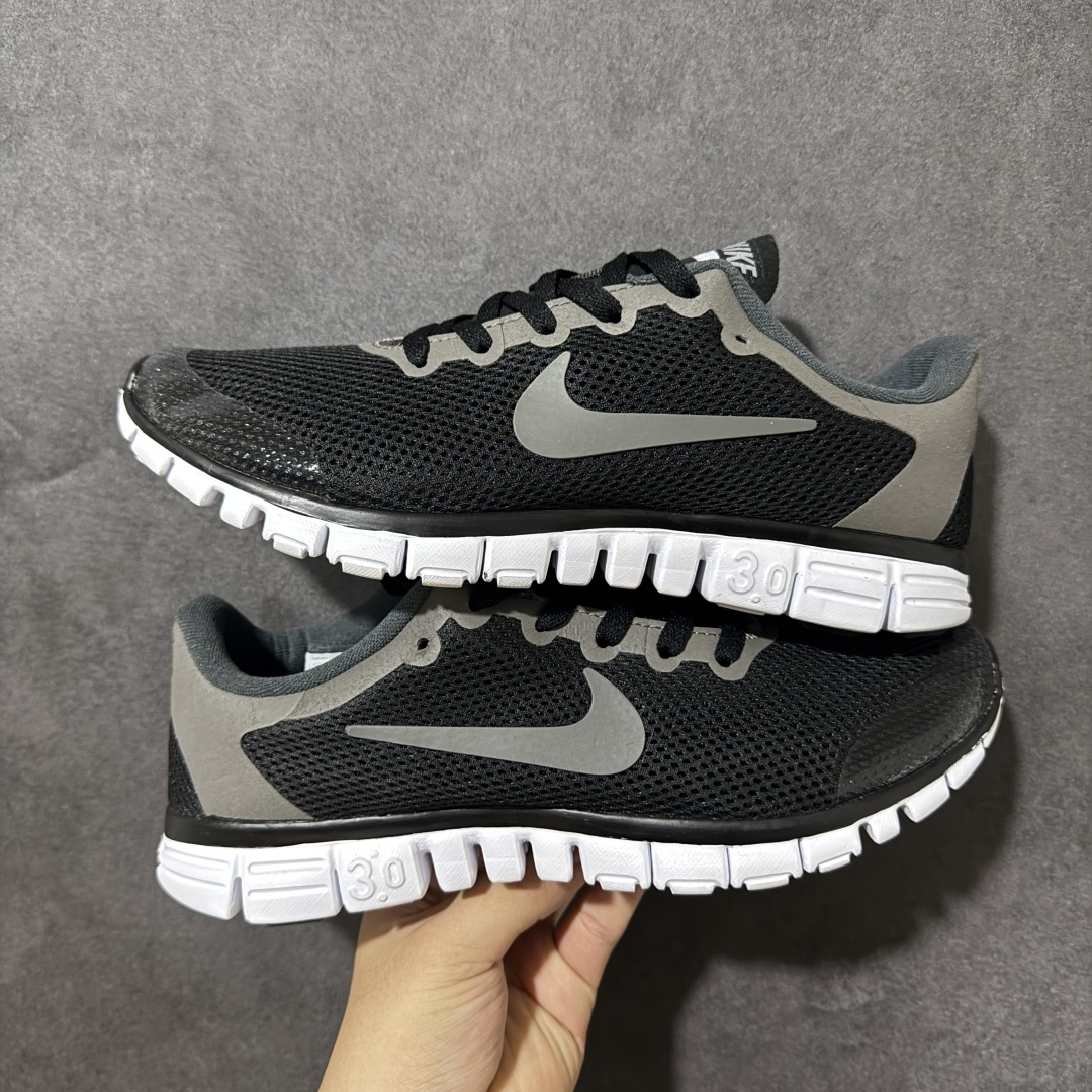 图片[4]-【奥莱订单】NIKE FREE 3.0 赤足跑步鞋 质感新焕升级，专为短打跑造#鞋如面袜般子柔贴软合，结合性弹沙线，赋双予足众出的紧包密覆效果。 货号 354574-068 尺码：36-45-选品中心