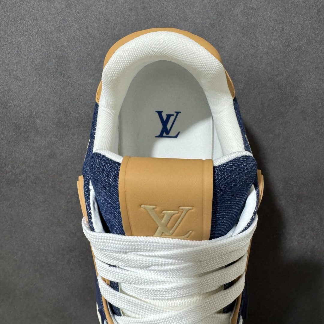 图片[6]-【性价比礼盒版】Louis Vuitton LV Trainer系列高奢运动鞋潮人必备单品 同步ZP官网空胶工艺 挂饰均镶嵌NFC芯片感应装置 正确胶片断点式设计 中底正确还原原版油印字母比例 1：1原楦格板、楦头、刀磨全新升级！ 独家订制顶级压纹麂皮 原版开模TPU大底 质感原版一致 垫脚聚米微料加透气英伦网布 细节完美呈现！ 尺码：35-46-选品中心