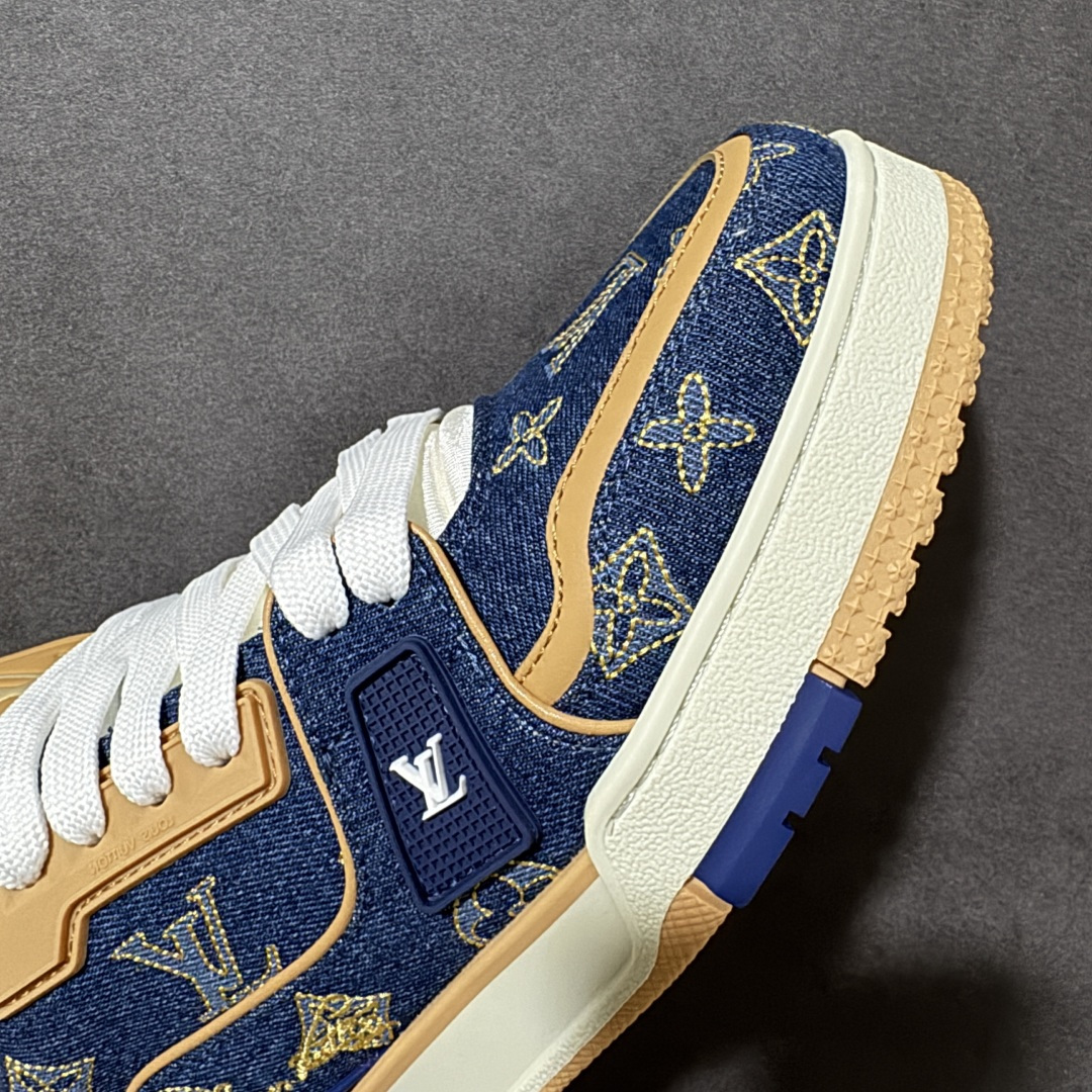 图片[8]-【性价比礼盒版】Louis Vuitton LV Trainer系列高奢运动鞋潮人必备单品 同步ZP官网空胶工艺 挂饰均镶嵌NFC芯片感应装置 正确胶片断点式设计 中底正确还原原版油印字母比例 1：1原楦格板、楦头、刀磨全新升级！ 独家订制顶级压纹麂皮 原版开模TPU大底 质感原版一致 垫脚聚米微料加透气英伦网布 细节完美呈现！ 尺码：35-46-选品中心