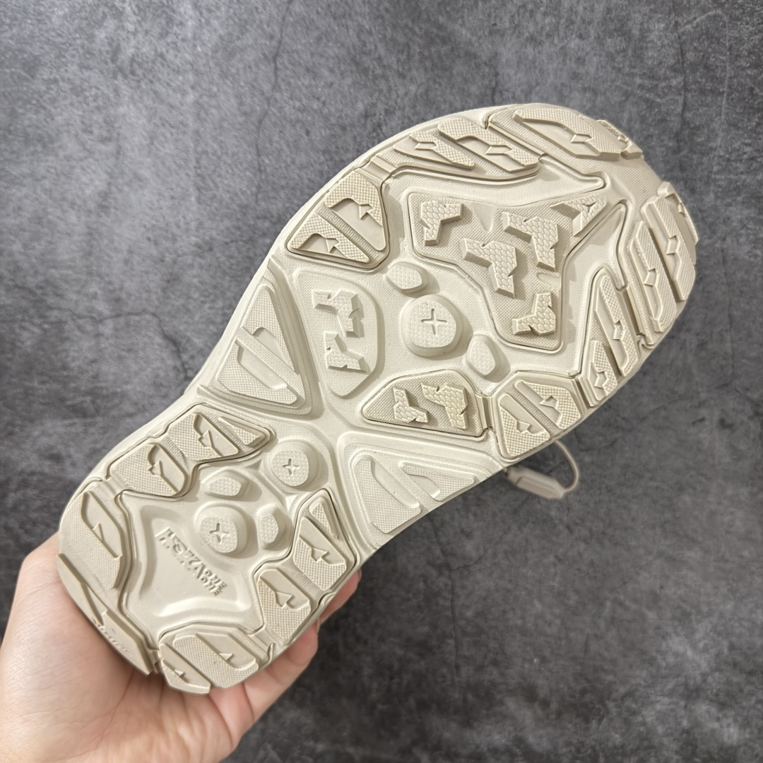 图片[9]-【绿x版】HOKA One One Hopara Sandals 霍帕拉系列水路两用溯溪涉水休闲户外露营凉鞋 作为先锋品牌的 HOKA ONE ONE总是以独特的方式 HOPA RA是一款溯溪鞋 又名排水鞋 可长期用于涉水和溯溪 保护脚底和脚趾的安全和舒适 鞋面材料速干 透气 耐磨 鞋底防滑 耐磨 抓地能力强 出于安全考虑 设计要求较高 涉水溯溪过程中 水 泥沙 可以直接从鞋内大孔排出 细纹鞋底使在岩石上抓地能力强 避免打滑 而上路后 鞋面具有快干透气等优点 尺码：36 36.5 37.5 38 39 40 40.5 41 42 42.5 43 44 45-选品中心