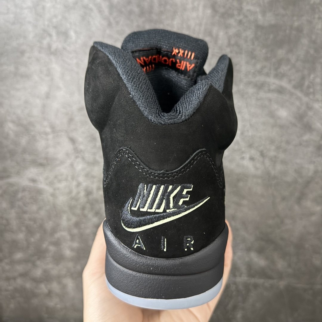 图片[4]-【纯原F版】AJ5万圣节 Air Jordan 5 Halloween 舒适贴合 复古篮球鞋 黑红 货号：HQ7978-001 原厂材料 原厂模具 原厂楦头 市场正确版本 区分错版 国内一线大厂出品 匠心打造 原厂皮料原厂数据 全新纸板 模具打造 外贸 平台高端零售专供品质 品质毋庸置疑 一眼正品既视感 细节均已解码 尺码：40 40.5 41 42 42.5 43 44 44.5 45 46 47.5 48.5-选品中心