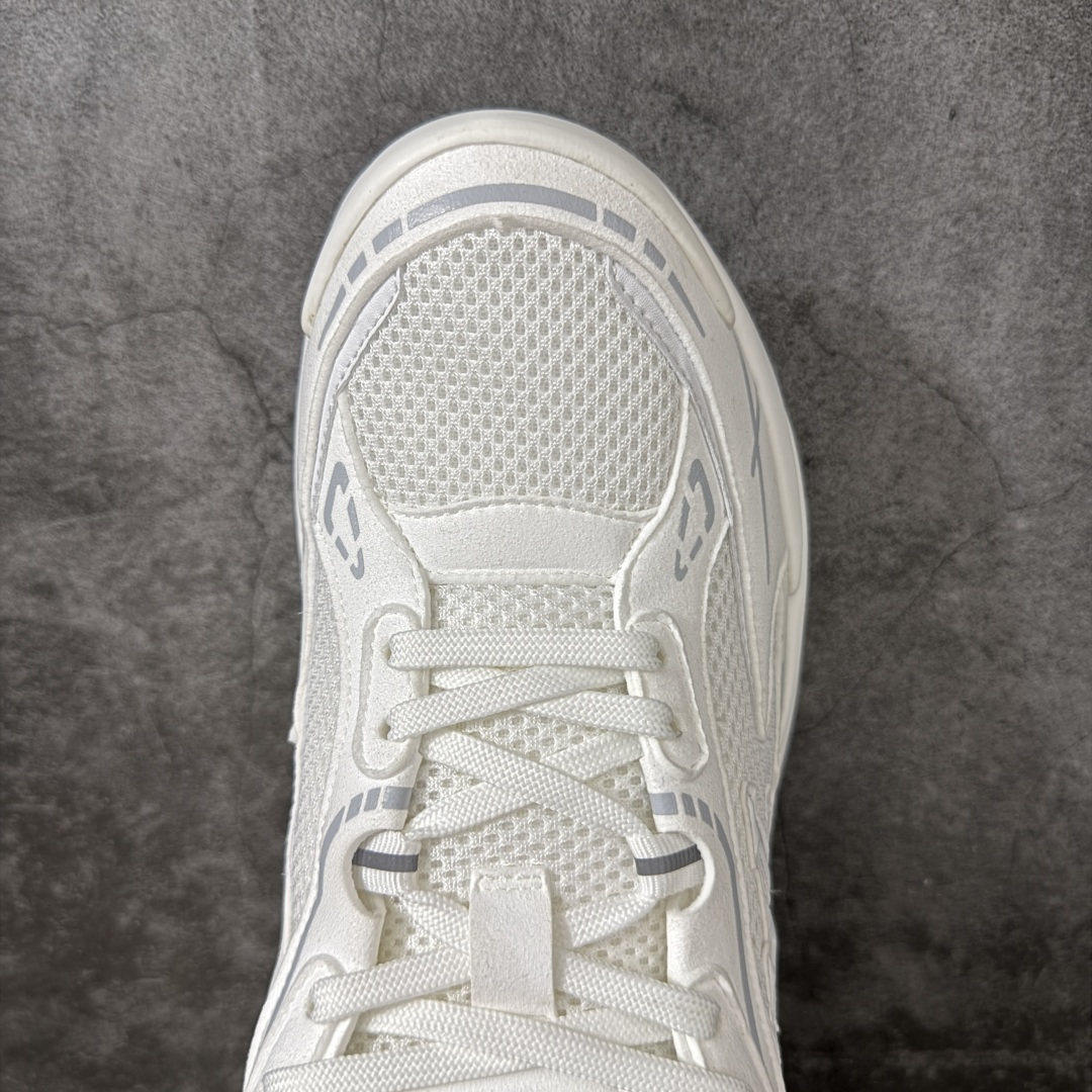 图片[5]-【莞顶礼盒】Lv Tatic Runner Tatic Runner系列厚底老爹鞋，是品牌近年推出的复古运动风鞋款，主打街头潮流与日常穿搭结合的风格。鞋身侧面带有醒目的字母标识，后跟处印有\”VUITTON\”字样，辨识度拉满。采用锯齿状防滑橡胶大底，搭配加厚中底，自带增高效果的同时，也提供了优秀的抓地力和缓震性能，适配日常通勤、城市漫步等多种场景！ ■面料： 原版进口绒面皮革＋透气网眼 ■内里：原版定制透气网里 ■鞋底：原版开模双色TPU组合底 ■底厚：5CM ■尺码：38-45-选品中心