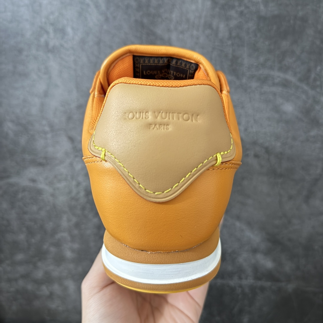 图片[4]-【纯原S版】莞产顶级LOUIS VUITTON × NIGO 联名款 Buttersoft FW25 牛皮革压纹 系带圆头 低帮系带圆头运动鞋 LV × Nigo 联名 FW25 最新 Buttersoft 系列 菲董操刀设计，阿甘鞋轮廓融合面包鞋风格 鞋型饱满但比例克制，上脚呈现慵懒高级感 厚鞋舌＋宽鞋带结构 鞋面采用头层牛皮＋羊皮革压纹 皮质细腻，纹理自然，耐看耐穿 鞋底为原版开模防滑 TPU 大底 全系列暴力拆借 原版开发 结构、比例与用料统一度高 尺码：36 37 38 39 40 41 42 43 44 45-选品中心