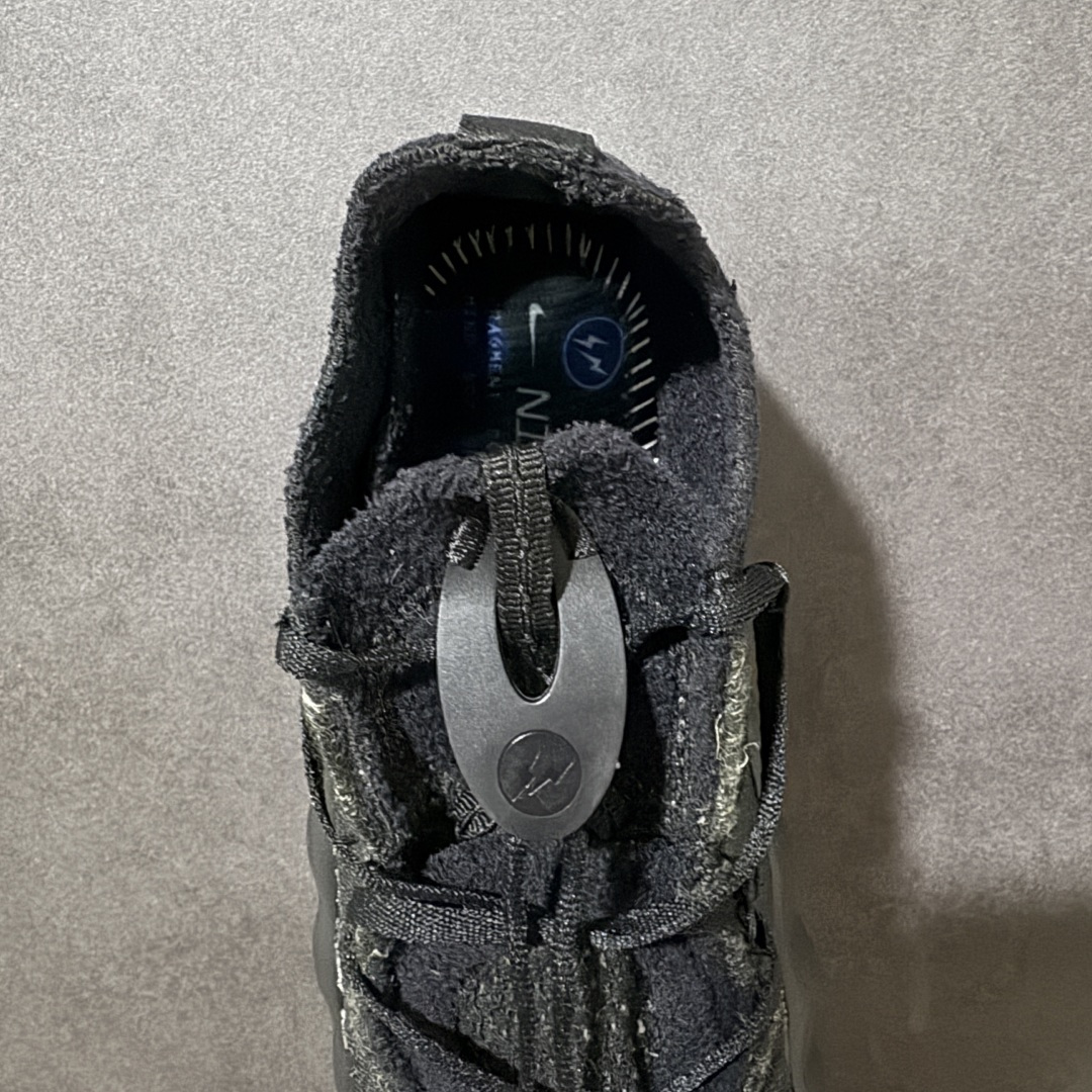 图片[8]-【公司级】 Nike Mind 002 SP FK舒适耐穿 透气 训练鞋 透气孔洞、品牌徽标、拉环以及标志性的压力舱系统等元素，在侧身、鞋舌、后跟和外底等位置巧妙布局，不仅美化了鞋款造型，更强化了其功能性。 货号∶IQ8504 002 码数∶36-45含半码 编码∶XXB220230-选品中心