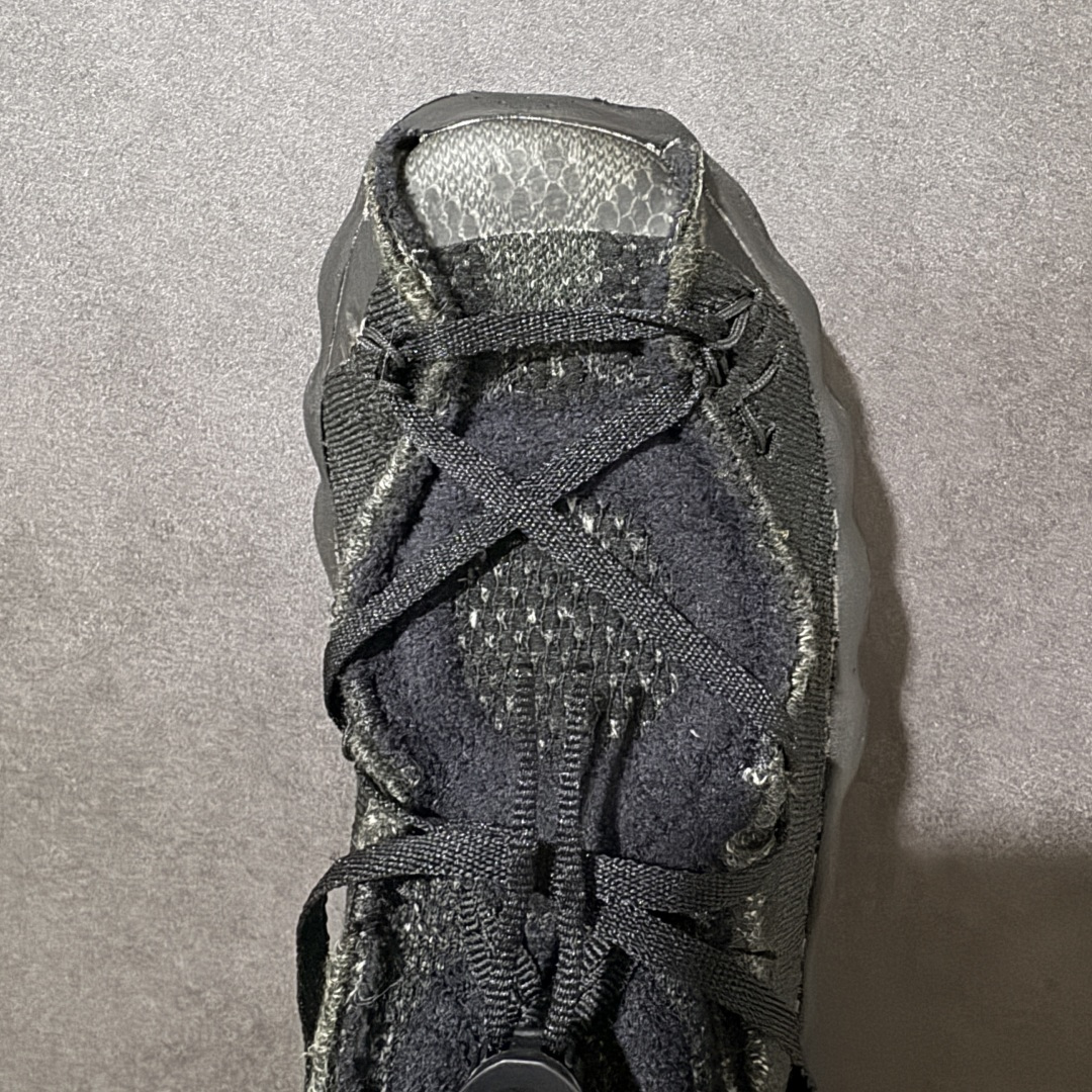 图片[5]-【公司级】 Nike Mind 002 SP FK舒适耐穿 透气 训练鞋 透气孔洞、品牌徽标、拉环以及标志性的压力舱系统等元素，在侧身、鞋舌、后跟和外底等位置巧妙布局，不仅美化了鞋款造型，更强化了其功能性。 货号∶IQ8504 002 码数∶36-45含半码 编码∶XXB220230-选品中心