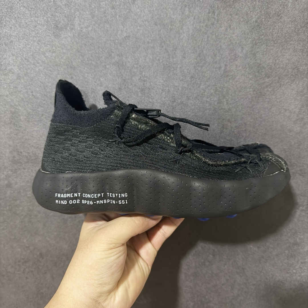 【公司级】 Nike Mind 002 SP FK舒适耐穿 透气 训练鞋 透气孔洞、品牌徽标、拉环以及标志性的压力舱系统等元素,在侧身、鞋舌、后跟和外底等位置巧妙布局,不仅美化了鞋款造型,更强化了其功能性。 货号∶IQ8504 002 码数∶36-45含半码 编码∶XXB220230-选品中心