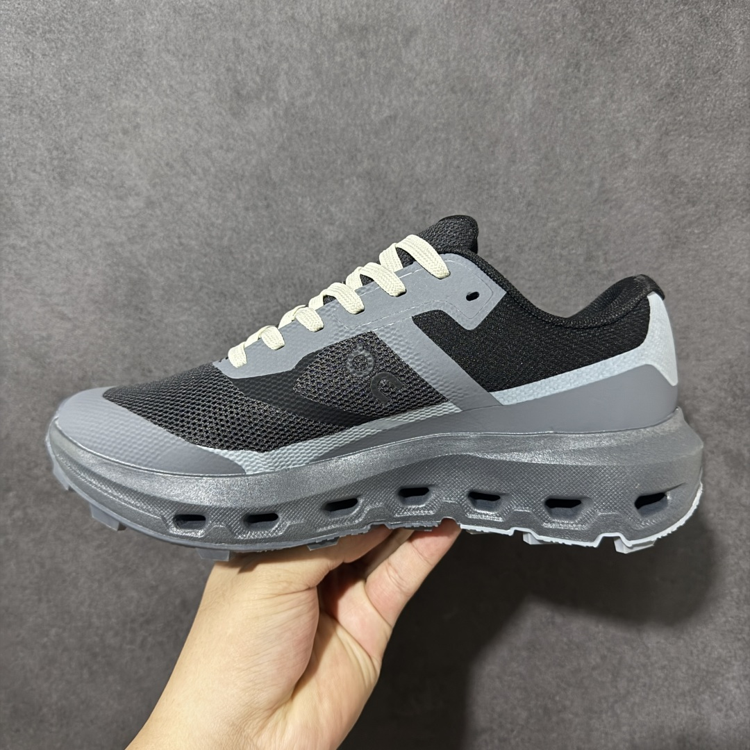 图片[2]-【公司级】 On昂跑 CloudVista 3 Mid WP 户外街头机能风跑步鞋 Cloud Hi Edge户外机能融合街头潮流 越界开启全新都市探索 CloudTec®专利科技鞋底搭载耐温耐用革新中底泡棉 同时以摇椅圆弧的机能感轮廓 带来流畅平稳的迈步 轻量透气的工程网格结合环保人造麂皮 衬托出活力醒目的视觉效果 是日常穿搭、旅行和城市探索的理想之选 货号： 3MG10758602 尺码： 36-45-选品中心