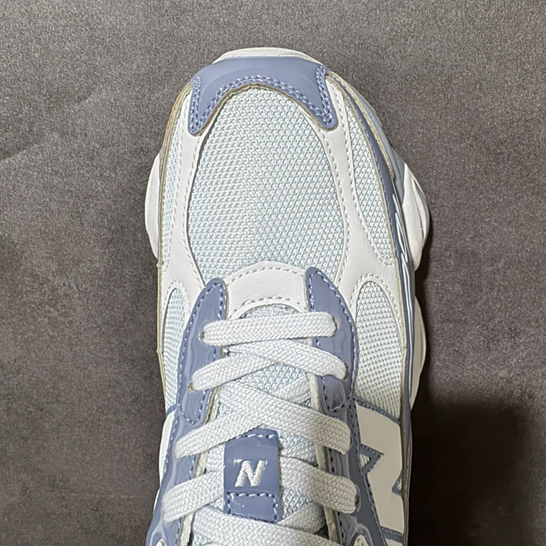 图片[5]-【公司级】New Balance NB 9060 复古单品 鞋款灵感源自设计师本人对夏日的怀日回忆。鞋面大身由空间双格及磨砂鞋面拼接而生，配以柔和、温暖的粉橘色调，夏日氛围拉满采用大面积网眼以及麂皮材质覆盖鞋身，还原经典气质。搭载ABZORB避震科技，由泡沫聚酯制成，上脚可以有效减少由鞋底反弹对身体及双腿的冲击 货号：U9060HS 尺码：36 37 37.5 38 38.5 39.5 40 40.5 41.5 42 42.5 43 44 45-选品中心