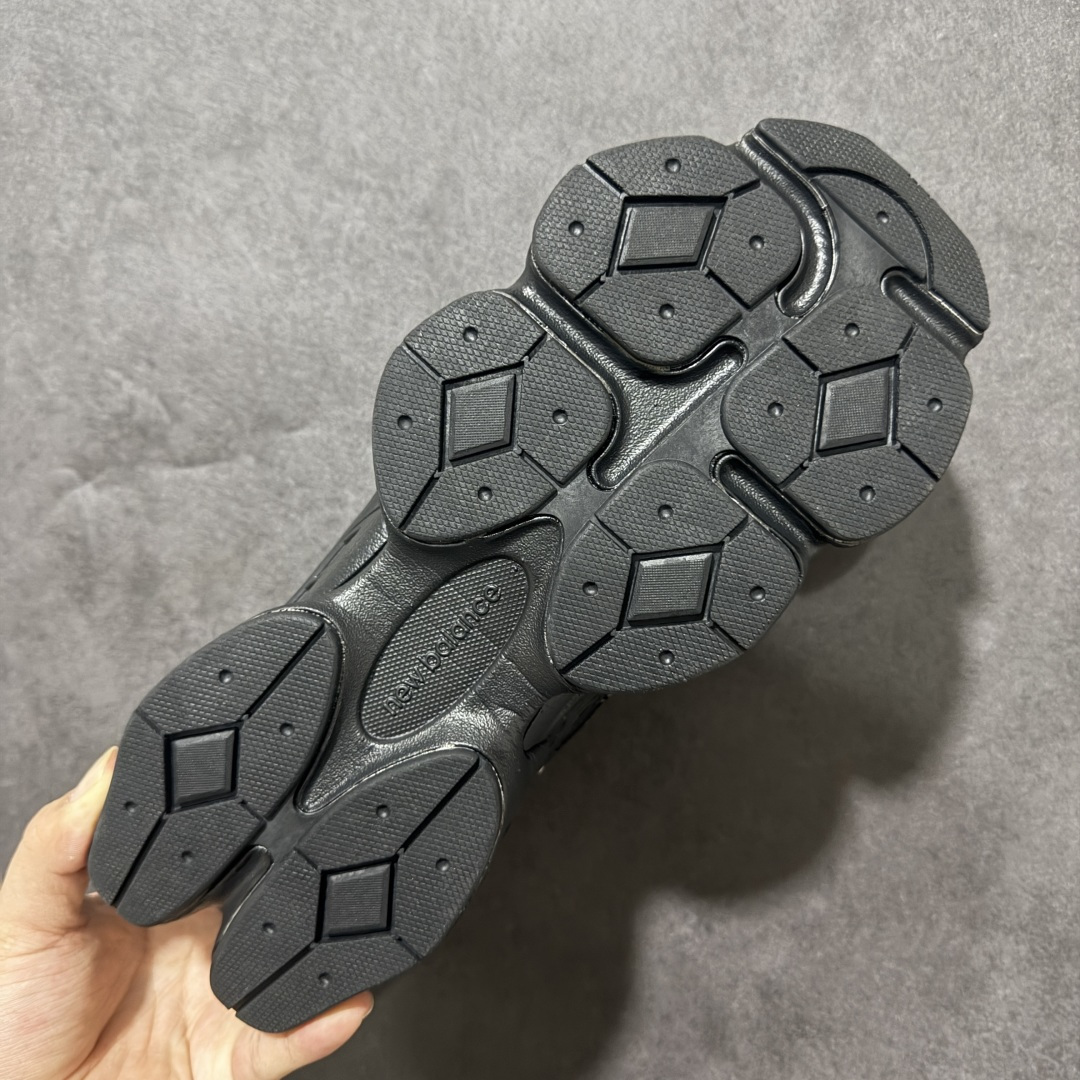 图片[9]-【公司级】New Balance NB 9060 复古单品 鞋款灵感源自设计师本人对夏日的怀日回忆。鞋面大身由空间双格及磨砂鞋面拼接而生，配以柔和、温暖的粉橘色调，夏日氛围拉满采用大面积网眼以及麂皮材质覆盖鞋身，还原经典气质。搭载ABZORB避震科技，由泡沫聚酯制成，上脚可以有效减少由鞋底反弹对身体及双腿的冲击 货号：U9060BQ 尺码：36 37 37.5 38 38.5 39.5 40 40.5 41.5 42 42.5 43 44 45-选品中心