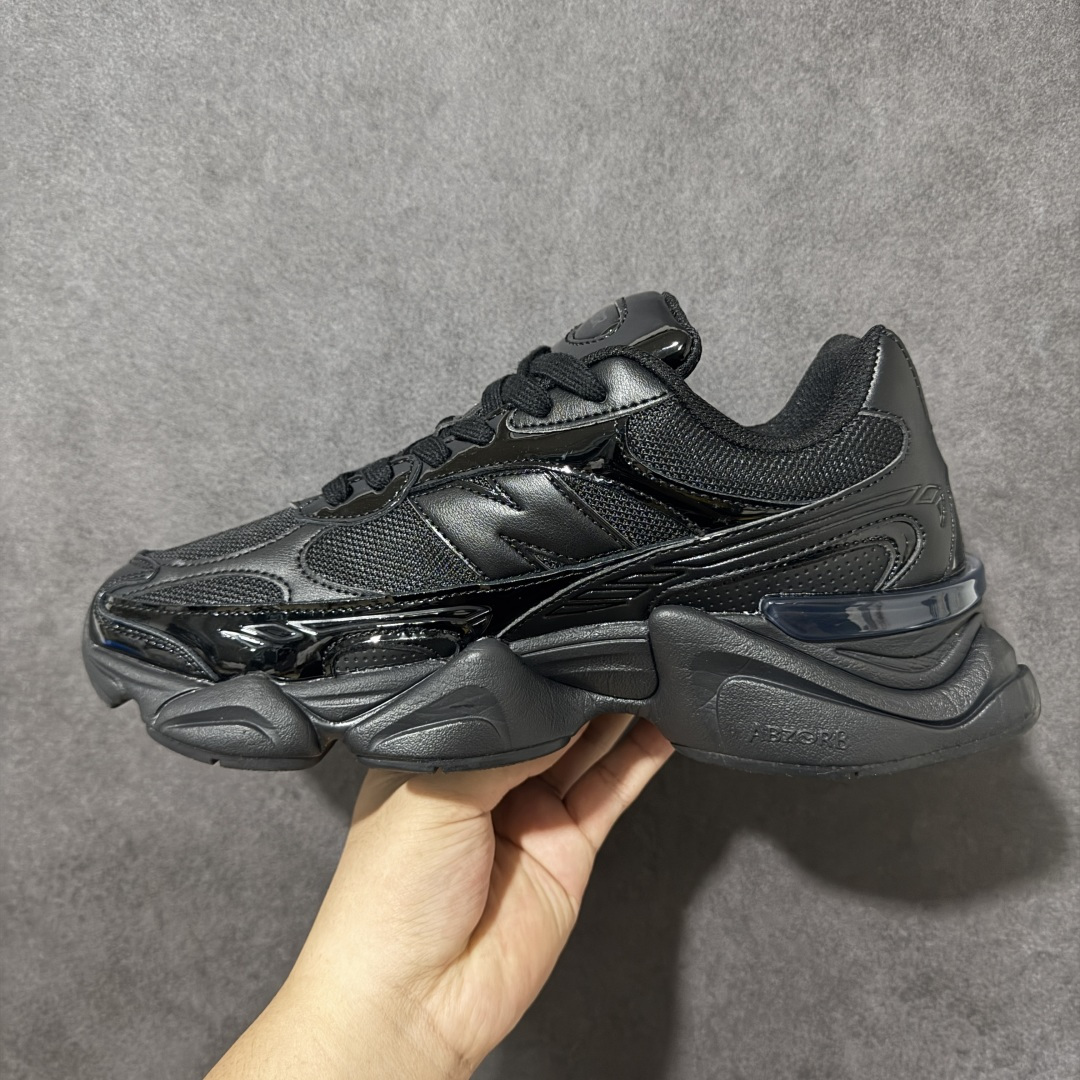 图片[2]-【公司级】New Balance NB 9060 复古单品 鞋款灵感源自设计师本人对夏日的怀日回忆。鞋面大身由空间双格及磨砂鞋面拼接而生，配以柔和、温暖的粉橘色调，夏日氛围拉满采用大面积网眼以及麂皮材质覆盖鞋身，还原经典气质。搭载ABZORB避震科技，由泡沫聚酯制成，上脚可以有效减少由鞋底反弹对身体及双腿的冲击 货号：U9060BQ 尺码：36 37 37.5 38 38.5 39.5 40 40.5 41.5 42 42.5 43 44 45-选品中心