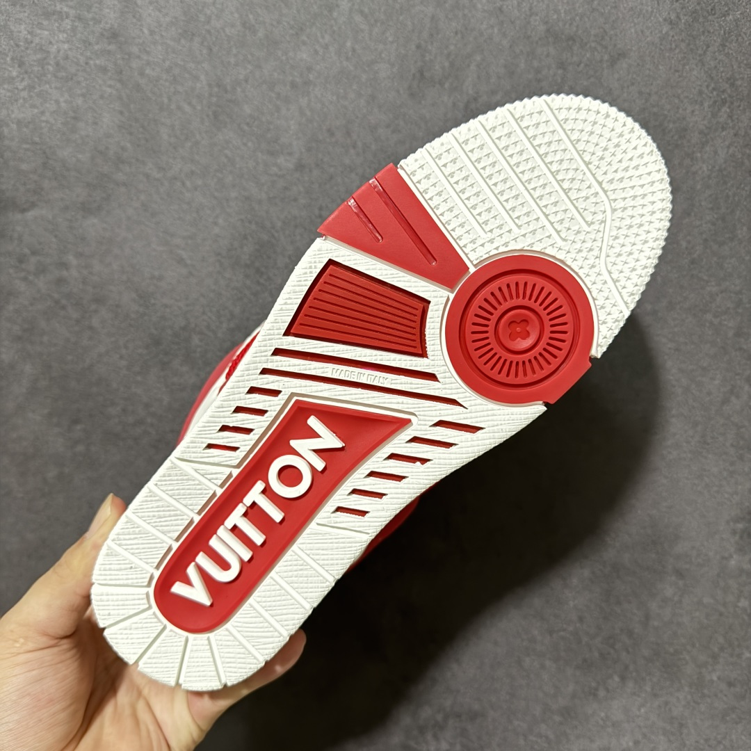 图片[9]-【广东礼盒版】Louis Vuitton LV Skate时装走秀圆头系带运动鞋 完美鞋型超高的清洁度 零毛边线头瑕疵 全套原楦原纸版原鞋开模 全网最具灵魂的版型 正确原装黄色鞋盒 正确中底印花 鞋面印花3D高频深度立体 全鞋电脑针车 紧密相连 针距密度一致 环保乳胶注塑鞋垫 厚度脚感还原原版 皮面裁剪部位 统一油边封口工艺 原装橡胶大底含胶量大底组合零偏差 专柜全套包装 防尘袋 说明书 质保卡 男女鞋 尺码：35-47-选品中心