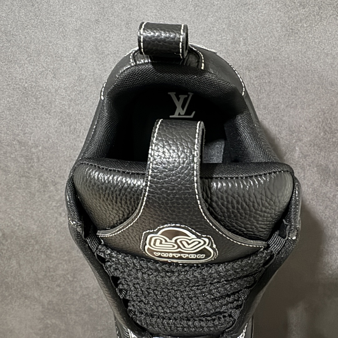 图片[6]-【广东礼盒版】Louis Vuitton LV Skate时装走秀圆头系带运动鞋 完美鞋型超高的清洁度 零毛边线头瑕疵 全套原楦原纸版原鞋开模 全网最具灵魂的版型 正确原装黄色鞋盒 正确中底印花 鞋面印花3D高频深度立体 全鞋电脑针车 紧密相连 针距密度一致 环保乳胶注塑鞋垫 厚度脚感还原原版 皮面裁剪部位 统一油边封口工艺 原装橡胶大底含胶量大底组合零偏差 专柜全套包装 防尘袋 说明书 质保卡 男女鞋 尺码：35-47-选品中心