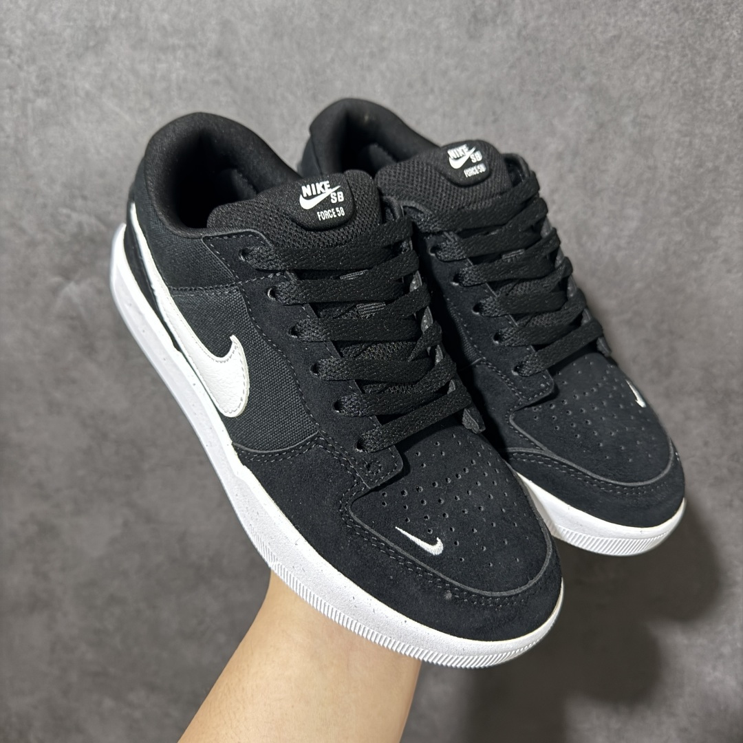 【GQ 福利】Nike SB Force 58 耐克 低帮休闲板鞋 前沿创新带入街头的单品 它具有硫化杯底 具有出色的耐用性和灵活性 使用帆布和绒面革 官方发售27色 现货入库 尺码： 36 36.5 37 38 38.5 39 40.5 41 42 42.5 43 44 45 货号：CZ2959 001-选品中心