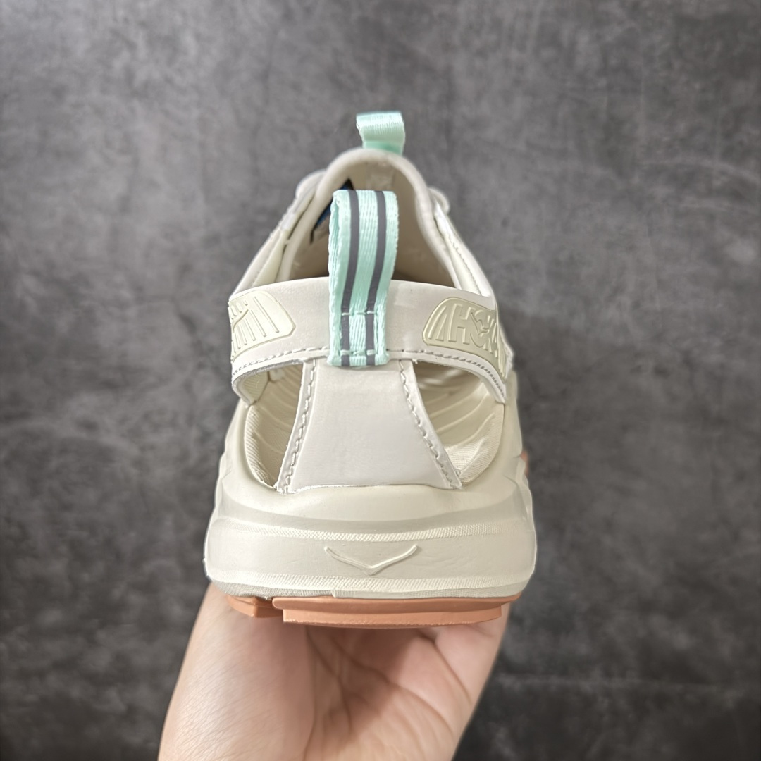图片[4]-【绿x版】HOKA One One Hopara Sandals 霍帕拉系列水路两用溯溪涉水休闲户外露营凉鞋 作为先锋品牌的 HOKA ONE ONE总是以独特的方式 HOPA RA是一款溯溪鞋 又名排水鞋 可长期用于涉水和溯溪 保护脚底和脚趾的安全和舒适 鞋面材料速干 透气 耐磨 鞋底防滑 耐磨 抓地能力强 出于安全考虑 设计要求较高 涉水溯溪过程中 水 泥沙 可以直接从鞋内大孔排出 细纹鞋底使在岩石上抓地能力强 避免打滑 而上路后 鞋面具有快干透气等优点 尺码：36 36.5 37.5 38 39 40 40.5 41 42 42.5 43 44 45-选品中心