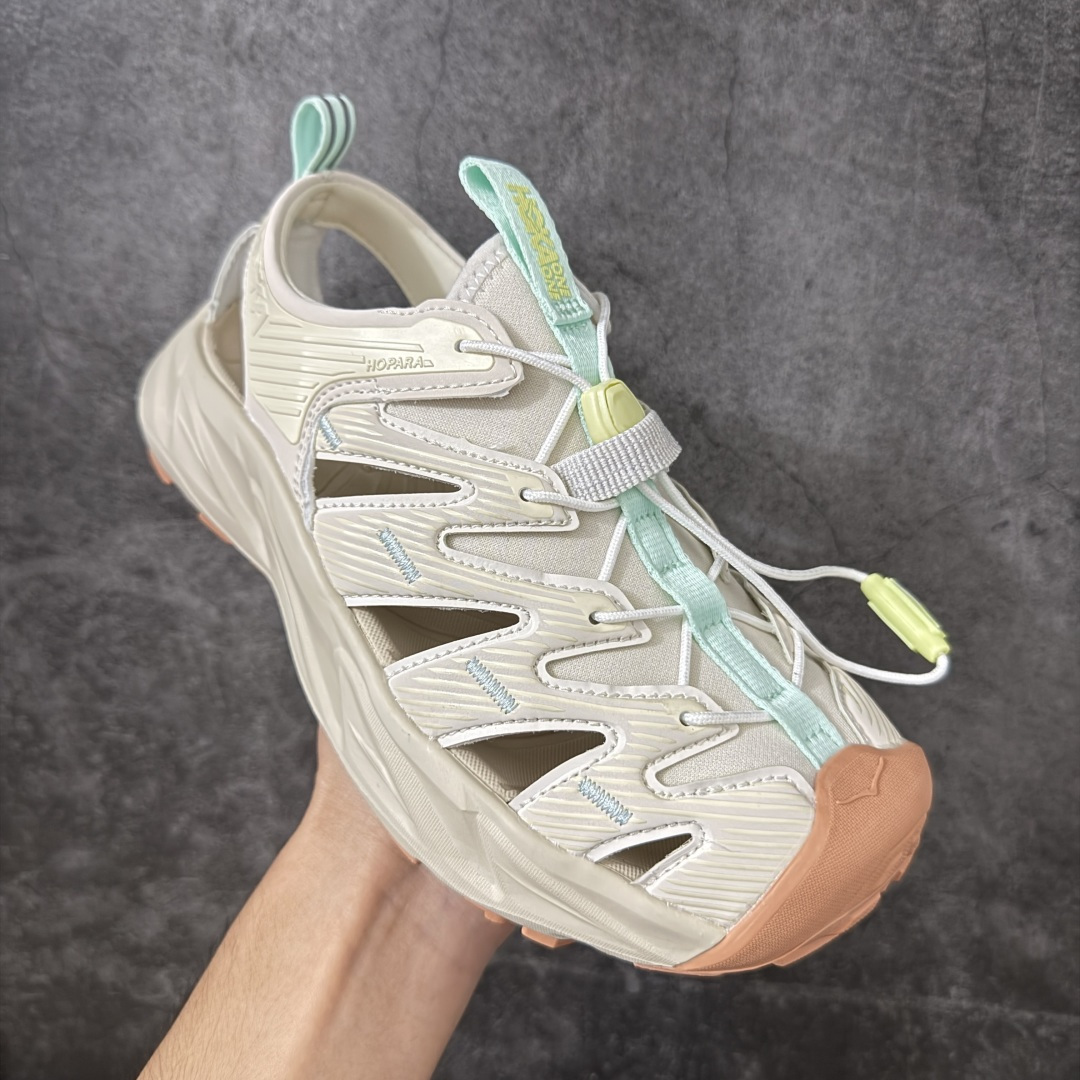 图片[3]-【绿x版】HOKA One One Hopara Sandals 霍帕拉系列水路两用溯溪涉水休闲户外露营凉鞋 作为先锋品牌的 HOKA ONE ONE总是以独特的方式 HOPA RA是一款溯溪鞋 又名排水鞋 可长期用于涉水和溯溪 保护脚底和脚趾的安全和舒适 鞋面材料速干 透气 耐磨 鞋底防滑 耐磨 抓地能力强 出于安全考虑 设计要求较高 涉水溯溪过程中 水 泥沙 可以直接从鞋内大孔排出 细纹鞋底使在岩石上抓地能力强 避免打滑 而上路后 鞋面具有快干透气等优点 尺码：36 36.5 37.5 38 39 40 40.5 41 42 42.5 43 44 45-选品中心