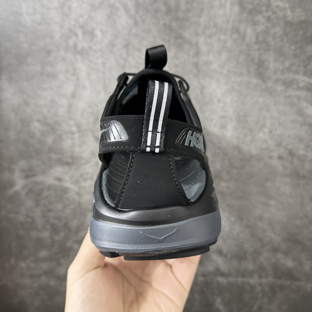 图片[4]-【绿x版】HOKA One One Hopara Sandals 霍帕拉系列水路两用溯溪涉水休闲户外露营凉鞋 作为先锋品牌的 HOKA ONE ONE总是以独特的方式 HOPA RA是一款溯溪鞋 又名排水鞋 可长期用于涉水和溯溪 保护脚底和脚趾的安全和舒适 鞋面材料速干 透气 耐磨 鞋底防滑 耐磨 抓地能力强 出于安全考虑 设计要求较高 涉水溯溪过程中 水 泥沙 可以直接从鞋内大孔排出 细纹鞋底使在岩石上抓地能力强 避免打滑 而上路后 鞋面具有快干透气等优点 尺码：36 36.5 37.5 38 39 40 40.5 41 42 42.5 43 44 45-选品中心