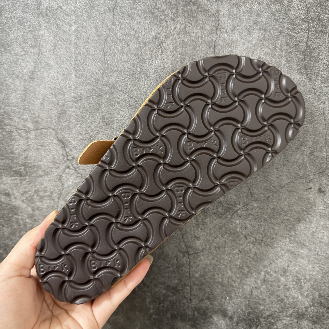 图片[9]-【纯原HT宽版】Birkenstock Boston 博肯/勃肯 系列上架 牛皮绒面革平底复古软木休闲鞋 宽版 深棕色 真正软木塞大底 品质细节领先市场版本 原产品质 采用质地柔软进口牛皮绒面革 无刺鼻异味 中底搭载缓震软木橡胶 进口头层牛皮 原版开模/版型/材质/细节遵循ZP工艺！ 市售顶级不吹文案 尺码：35-45-选品中心