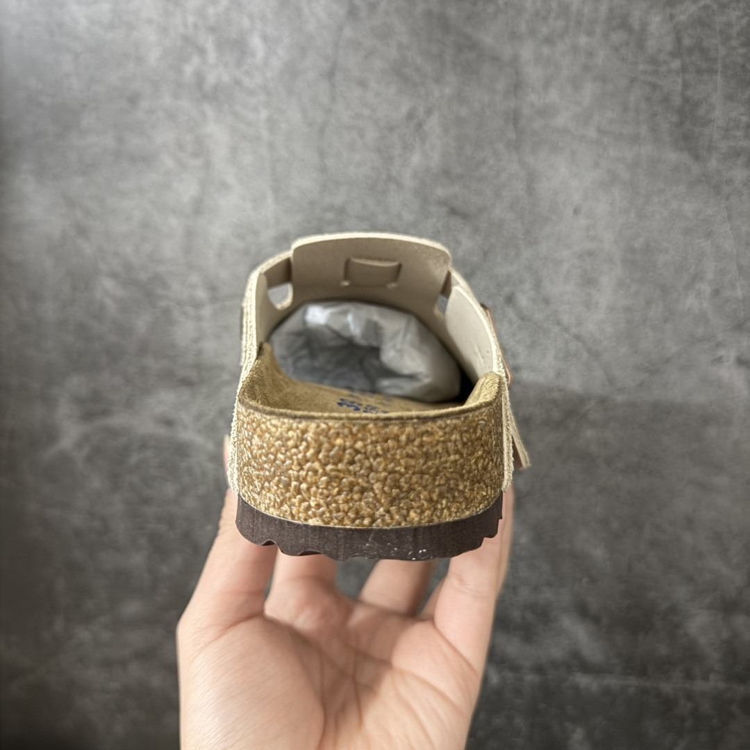 图片[4]-【纯原HT宽版】Birkenstock Boston 博肯/勃肯 系列上架 牛皮绒面革平底复古软木休闲鞋 宽版 沙色 真正软木塞大底 品质细节领先市场版本 原产品质 采用质地柔软进口牛皮绒面革 无刺鼻异味 中底搭载缓震软木橡胶 进口头层牛皮 原版开模/版型/材质/细节遵循ZP工艺！ 市售顶级不吹文案 尺码：35-45-选品中心