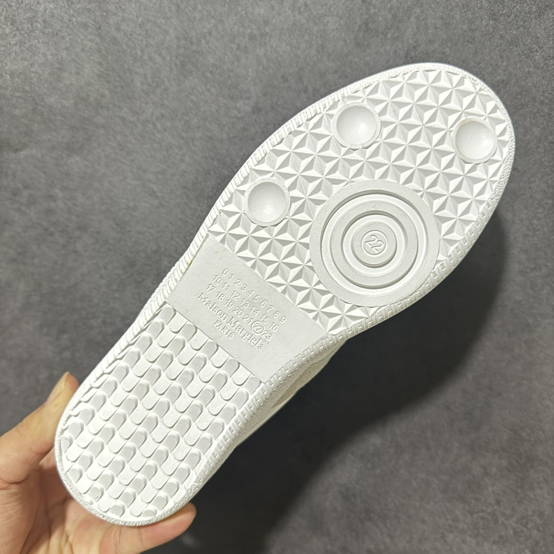 图片[9]-【跑量版】Maison Margiela梅森马吉拉Replica 休闲低帮德训鞋 采用绒面和皮革拼接，橡胶底耐磨防滑，打造欧美时尚。该鞋款的外观设计走在时尚前沿，其独特的风格款式构成了品牌身份重要的一部分。 货号：S58WS0109 尺码： 35-45-选品中心