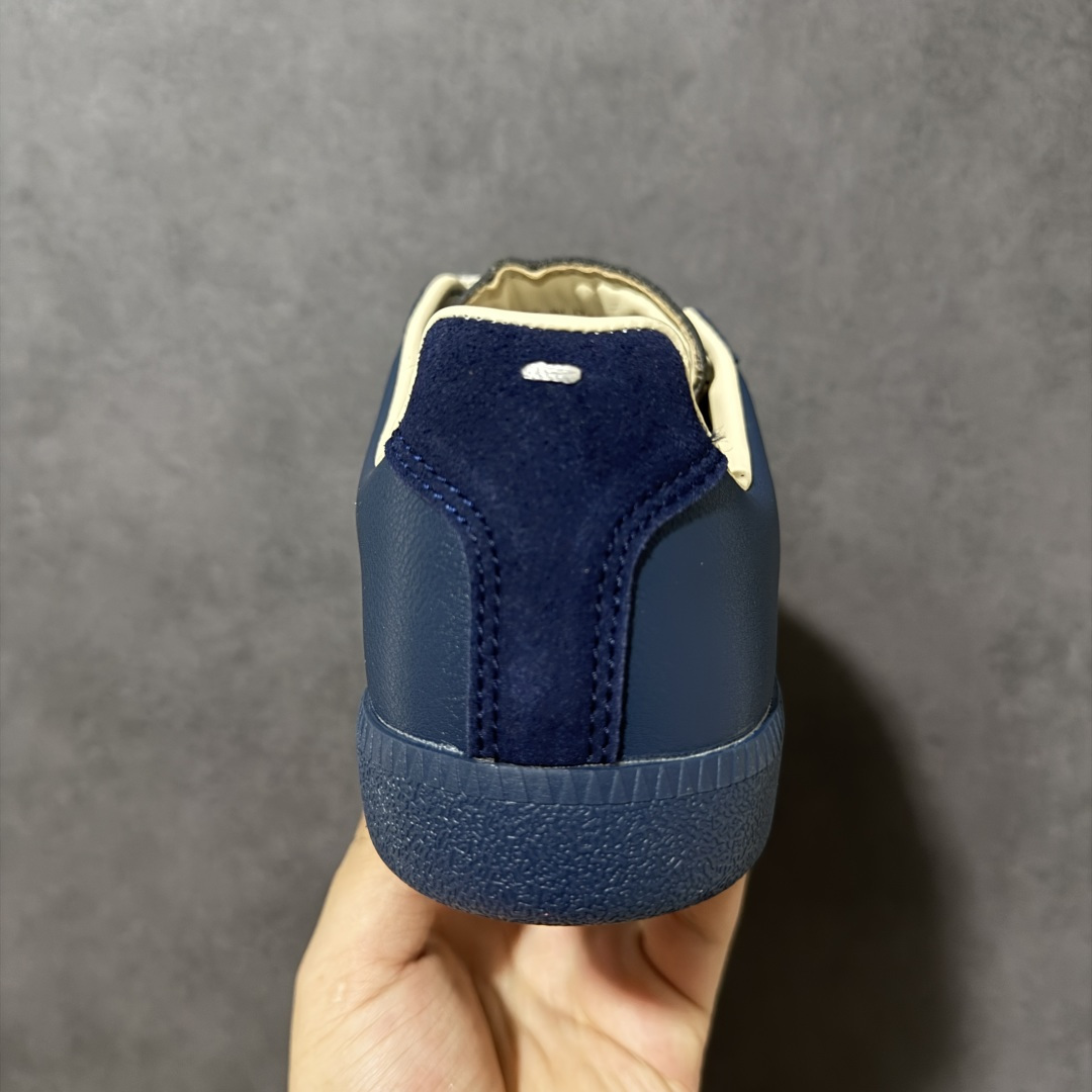 图片[4]-【跑量版】Maison Margiela梅森马吉拉Replica 休闲低帮德训鞋 采用绒面和皮革拼接，橡胶底耐磨防滑，打造欧美时尚。该鞋款的外观设计走在时尚前沿，其独特的风格款式构成了品牌身份重要的一部分。 货号：S58WS0109 尺码： 35-45-选品中心