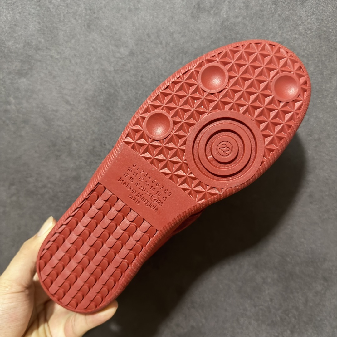 图片[9]-【跑量版】Maison Margiela梅森马吉拉Replica 休闲低帮德训鞋 采用绒面和皮革拼接，橡胶底耐磨防滑，打造欧美时尚。该鞋款的外观设计走在时尚前沿，其独特的风格款式构成了品牌身份重要的一部分。 货号：S58WS0109 尺码： 35-45-选品中心