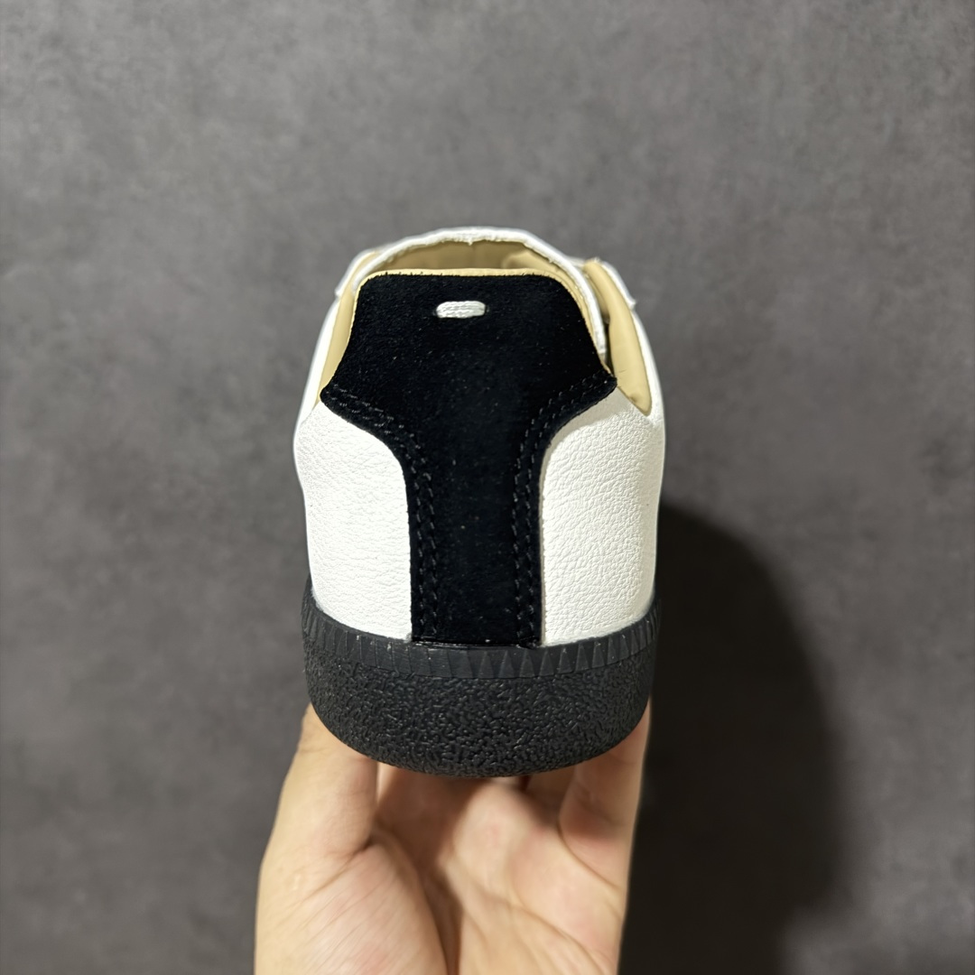 图片[4]-【跑量版】Maison Margiela梅森马吉拉Replica 休闲低帮德训鞋 采用绒面和皮革拼接，橡胶底耐磨防滑，打造欧美时尚。该鞋款的外观设计走在时尚前沿，其独特的风格款式构成了品牌身份重要的一部分。 货号：S58WS0109 尺码： 35-45-选品中心