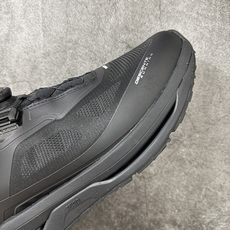 迪桑特DESCENTE RUNNING系列 D/F 4.0WIRE 舒适缓震 BOA系带透气支撑回弹跑鞋 迪桑特自主研发 迪桑特DESCENTE RUNNING系列 D/F 4.0WIRE 舒适缓震 BOA系带透气支撑回弹跑鞋 迪桑特自主研发