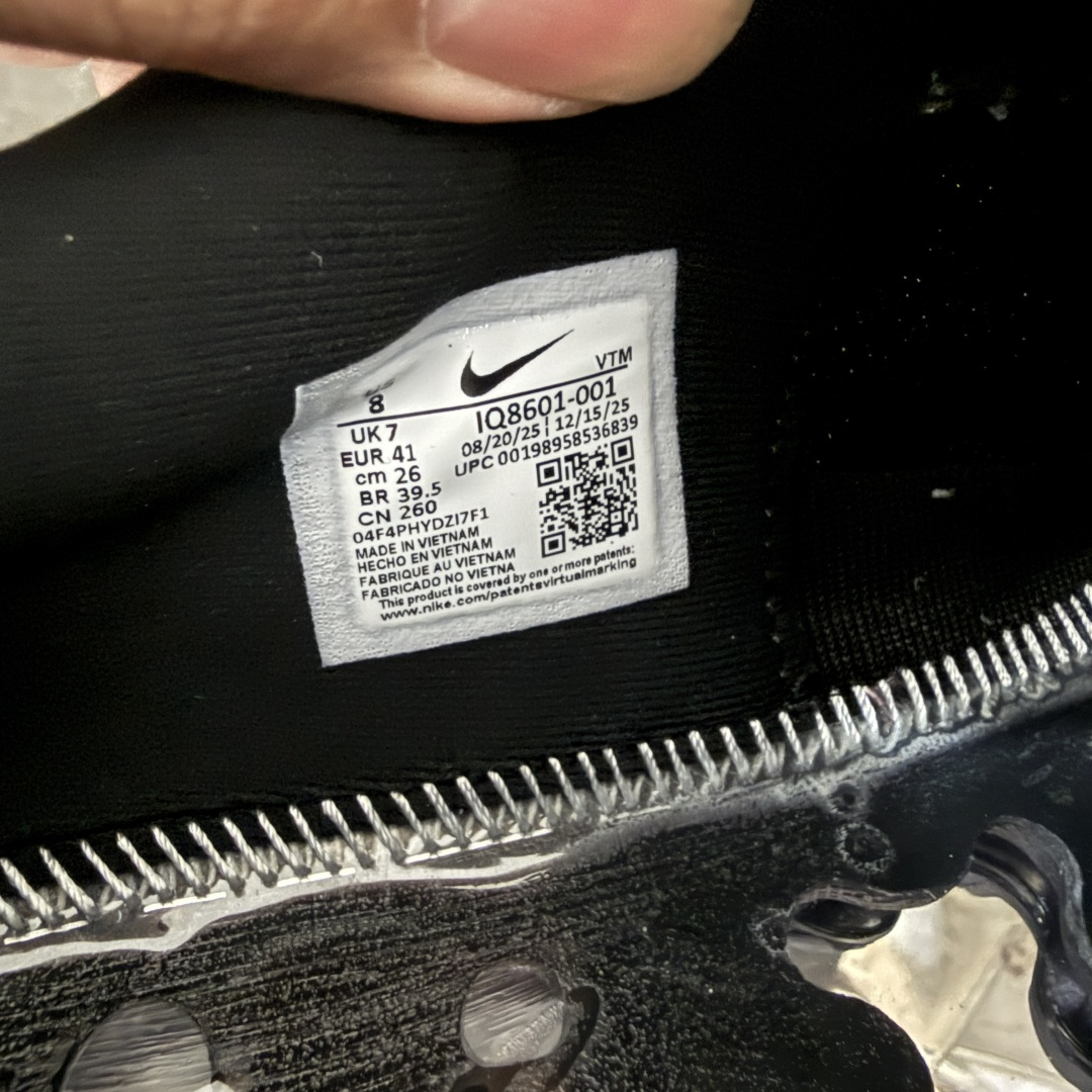 图片[10]-【GX升级版】NK AIR LIQUID MAX 2026S 藤原浩联名 毒箭蛙新款气垫跑步鞋 黑色 IQ8601-001 全新品质 完美细节 目前市场最优版本 超弹气垫大底，上脚踩云感直接拉满 日常出街或者运动穿都超有活力，低调又带点潮酷感！ 尺码：35.5 36 36.5 37.5 38 38.5 39 40 40.5 41 42 42.5 43 44 44.5 45 46 47.5-选品中心