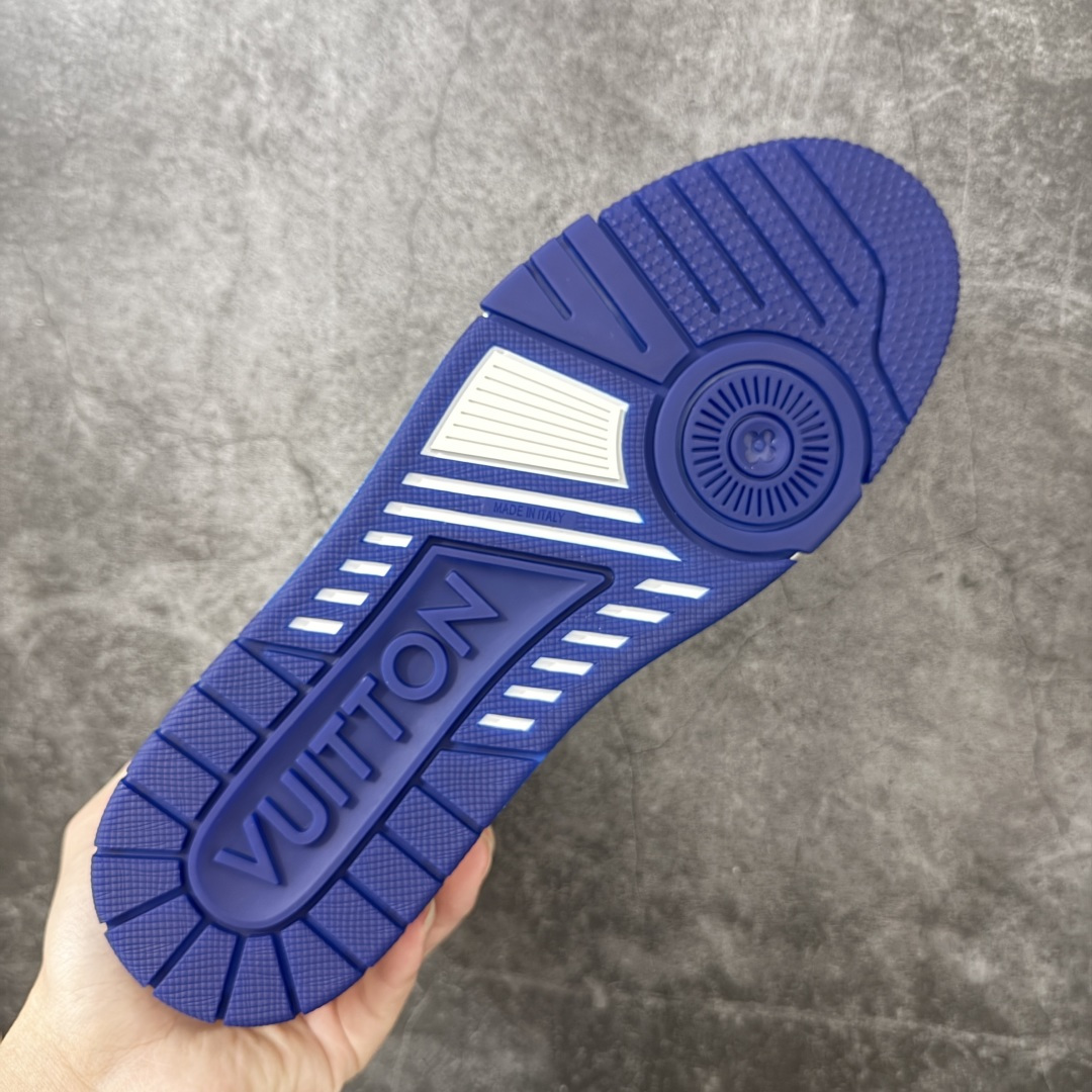 图片[9]-【佛山顶级超A版】Louis Vuitton LV Trainer系列 镭射紫尾 仓库现货 当天可取 私人订单 专柜混卖零售专供 所有配色均为购买原版复刻 整体版型 皮料 市场独一无二 后跟版型都可以自行对比[机智]吊打市场所有货 怒甩十条街，欢迎拿市场各大工厂的货来对比！ 鞋舌烫金超正 压印程度秒杀市面90%以上的高端货 新配色陆续开发出货 尺码：39-46-选品中心