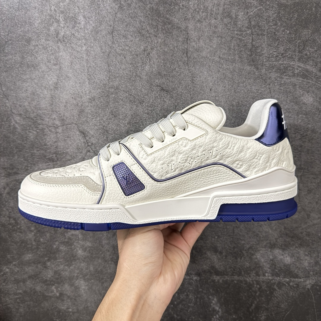 图片[2]-【佛山顶级超A版】Louis Vuitton LV Trainer系列 镭射紫尾 仓库现货 当天可取 私人订单 专柜混卖零售专供 所有配色均为购买原版复刻 整体版型 皮料 市场独一无二 后跟版型都可以自行对比[机智]吊打市场所有货 怒甩十条街，欢迎拿市场各大工厂的货来对比！ 鞋舌烫金超正 压印程度秒杀市面90%以上的高端货 新配色陆续开发出货 尺码：39-46-选品中心