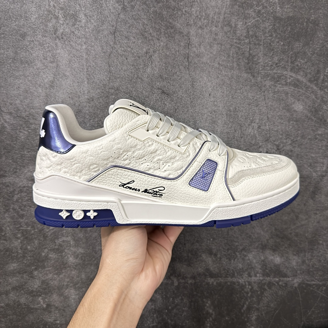 【佛山顶级超A版】Louis Vuitton LV Trainer系列 镭射紫尾 仓库现货 当天可取 私人订单 专柜混卖零售专供 所有配色均为购买原版复刻 整体版型 皮料 市场独一无二 后跟版型都可以自行对比[机智]吊打市场所有货 怒甩十条街，欢迎拿市场各大工厂的货来对比！ 鞋舌烫金超正 压印程度秒杀市面90%以上的高端货 新配色陆续开发出货 尺码：39-46-选品中心