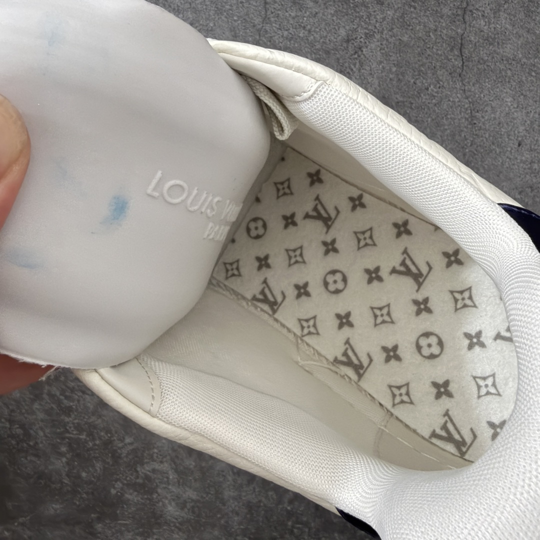 图片[8]-【佛山顶级超A版】Louis Vuitton LV Trainer系列 镭射紫尾 仓库现货 当天可取 私人订单 专柜混卖零售专供 所有配色均为购买原版复刻 整体版型 皮料 市场独一无二 后跟版型都可以自行对比[机智]吊打市场所有货 怒甩十条街，欢迎拿市场各大工厂的货来对比！ 鞋舌烫金超正 压印程度秒杀市面90%以上的高端货 新配色陆续开发出货 尺码：39-46-选品中心