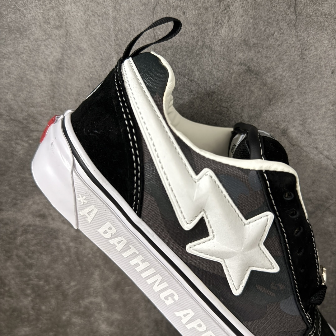 BAPE x Vans Knu Skool 迷彩拼色 流星鲨鱼齿纹 联名板鞋 本次联名在Knu Skool标志性的饱满复