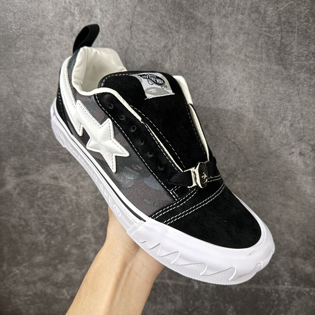 BAPE x Vans Knu Skool 迷彩拼色 流星鲨鱼齿纹 联名板鞋 本次联名在Knu Skool标志性的饱满复