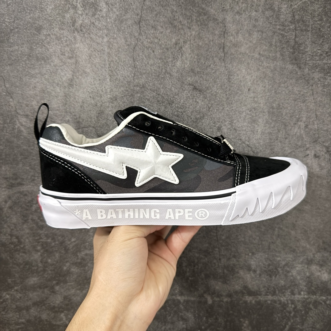 BAPE x Vans Knu Skool 迷彩拼色 流星鲨鱼齿纹 联名板鞋 本次联名在Knu Skool标志性的饱满复
