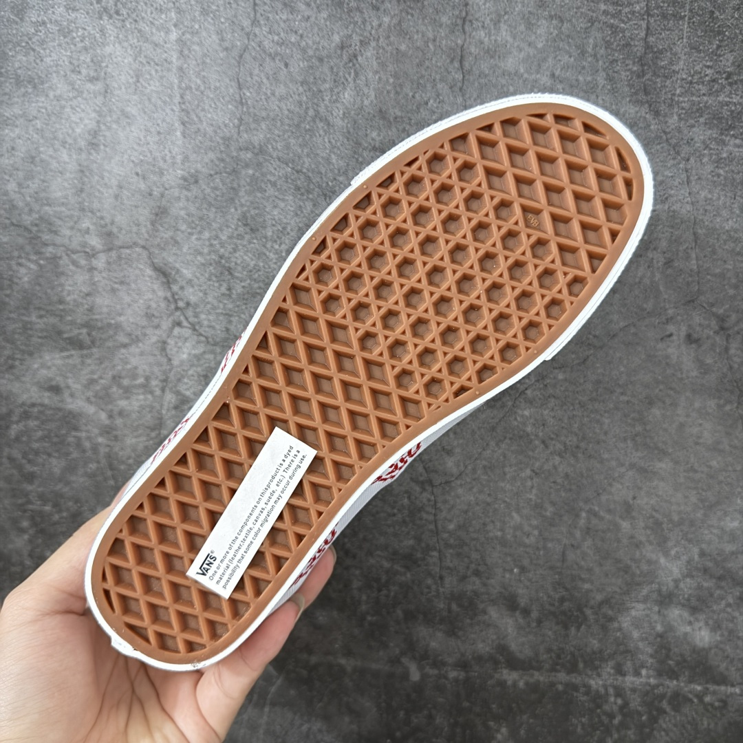 图片[9]-【公司级】OTW By Vans × Gallery Dept. Authentic 44 联名款 高阶支线复古泼墨做旧帆布鞋 鞋款基于 Authentic Reissue 44打造保留原始比例与低调轮廓，细节上融入Gallery Dept.标志性的做旧处理与艺术化笔触。帆布鞋面呈现出略带不规则的质感变化强化手工痕迹。鞋侧与后跟细节低调点缀品牌识别元素，在不破坏整体干净感的前提下增加辨识度，适配各类潮酷穿搭。 货号：VN000SJKEM2 米白 货号：VN000EEUBLA 黑色 尺码：36 36.5 37 38 38.5 39 40 40.5 41 42 42.5 43 44 44.5 45 46-选品中心