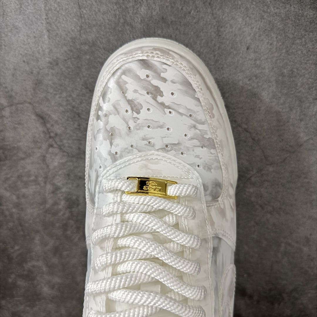 图片[5]-【纯原版】Nike Air Force 1 \”Beijing\” 勒布朗·詹姆斯限定联名 空军一号低帮休闲板鞋 IQ5373-100  #鞋面采用独特玉石迷彩纹理，细腻面料兼顾柔韧与耐穿，冰玉质感中底辨识度十足，夜光效果加持氛围感直接拉满，专属LBJ皇冠、鎏金标识点缀鞋身，细节满满自带收藏属性，上脚脚感柔软回弹，日常通勤、潮流穿搭都能轻松驾驭，男女同款适配多种穿搭风格，是潮流玩家不可错过的限定好物。  尺码：36 36.5 37.5 38 38.5 39 40 40.5 41 42 42.5 43 44 44.5 45-选品中心